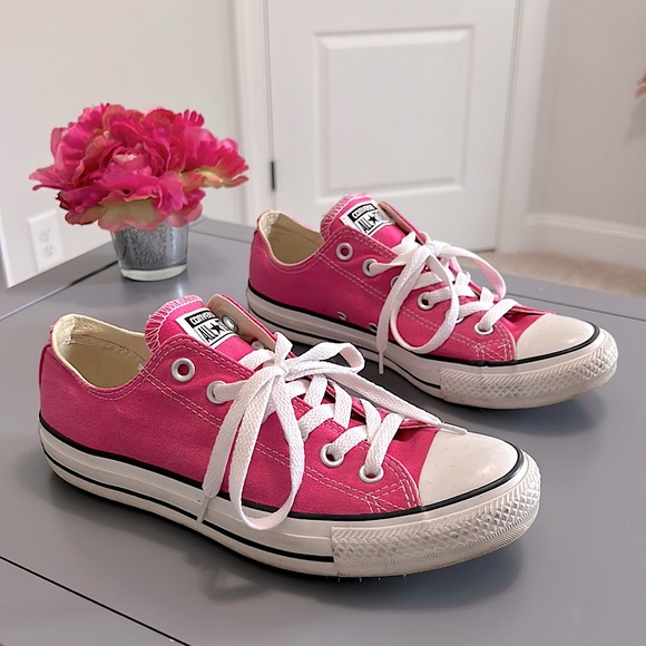 pink low top converse
